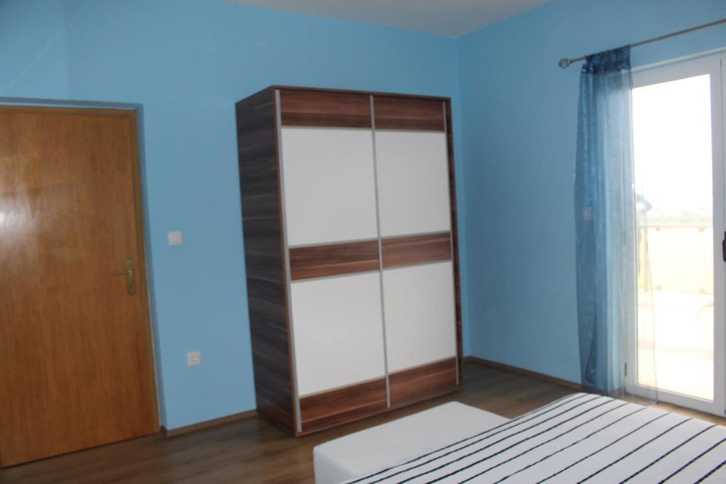 Apartment And Pool Nika Bibinje Exterior photo